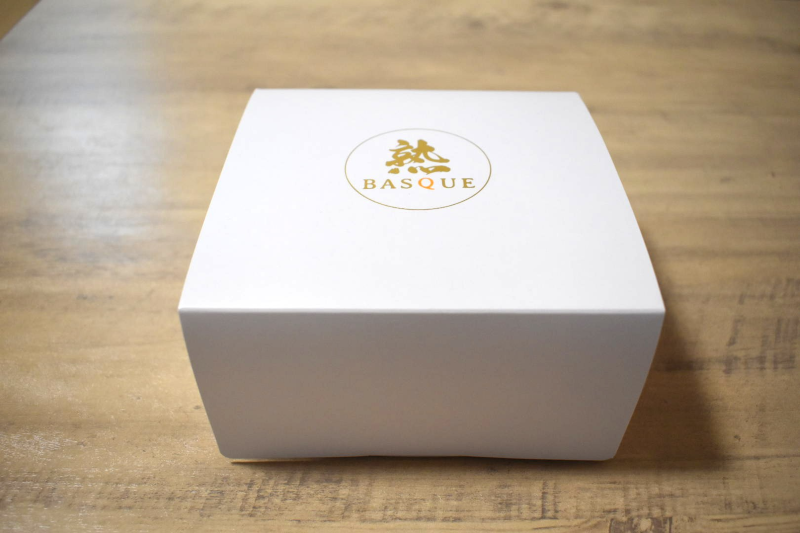 熟成バスクチーズケーキ　パッケージ